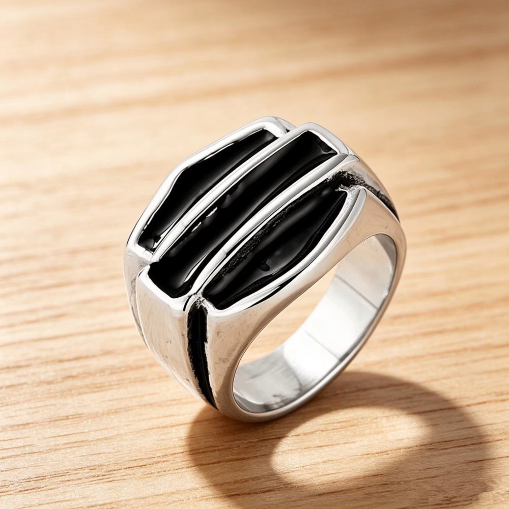 blackring8.jpg